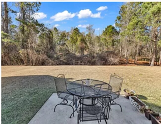 Building Photo - 825 Ashleaf Dr