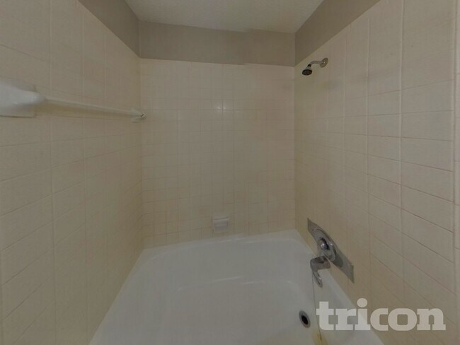 Building Photo - 10811 La Vista Loop