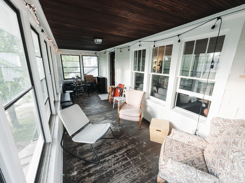Patio - 4133 Portland Ave