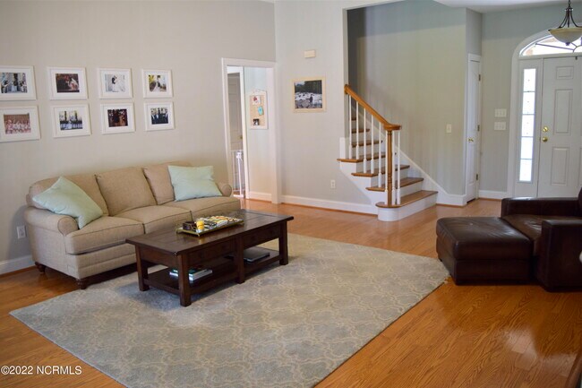 Building Photo - 7004 Hallstead Ct