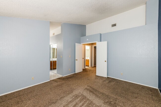 Building Photo - 1780 Yellowwood Dr