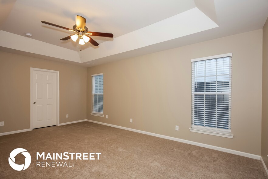 Building Photo - 5039 Sunburst Ln
