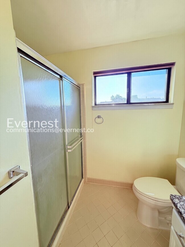Building Photo - Modern Comfort with Ample Space - 2 Bed, 3 Bath, 1481 SqFt  | Pet Friendly | Available Now!