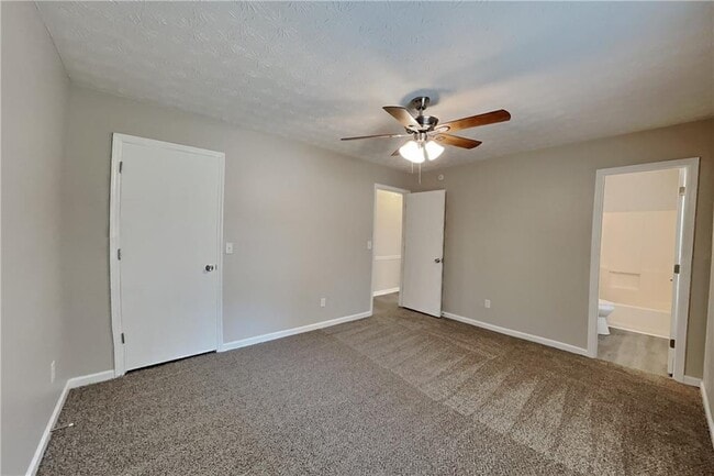 Building Photo - 4171 Woodcrest Dr