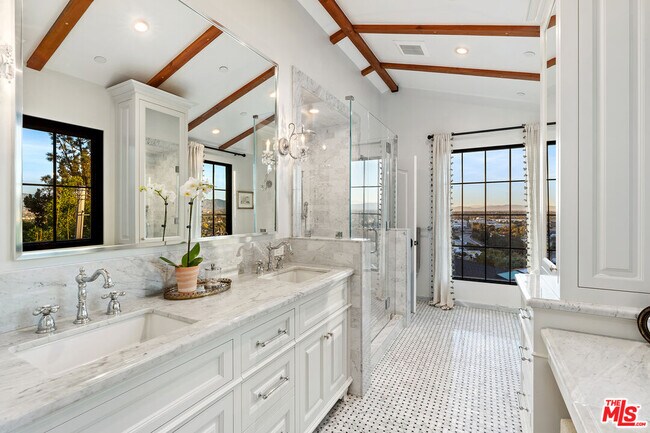 Building Photo - 3764 Berry Dr