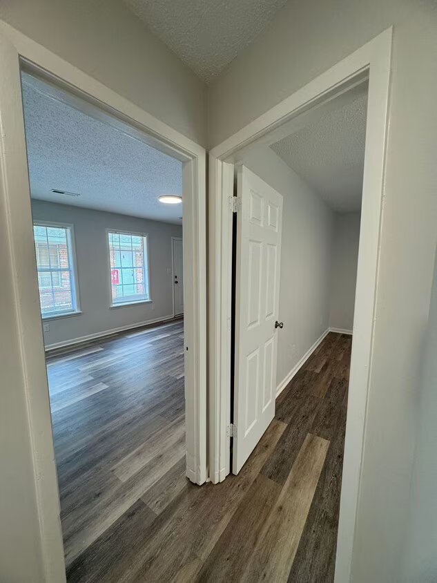 Building Photo - 206 Cloverleaf Dr