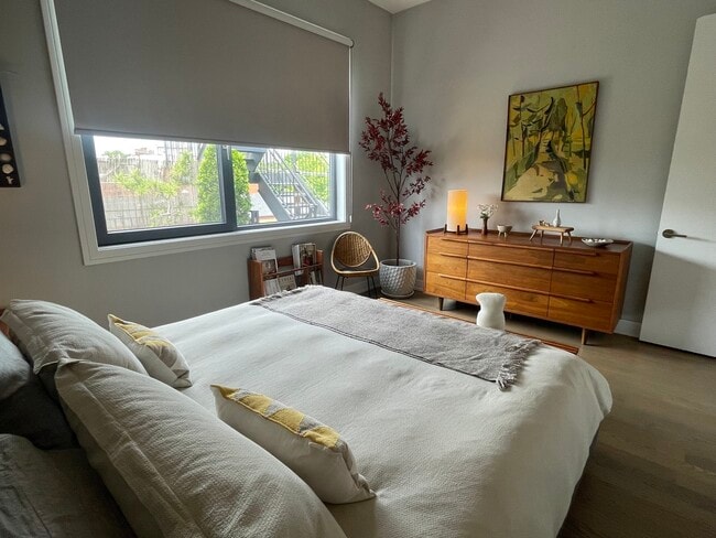 Building Photo - 2848 N Damen Ave