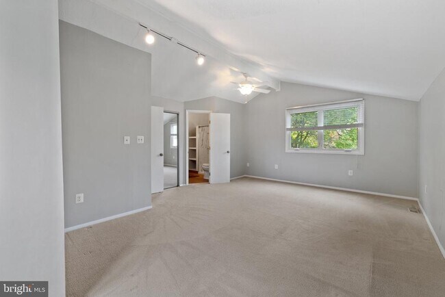 Building Photo - 126 Hopeland Ln