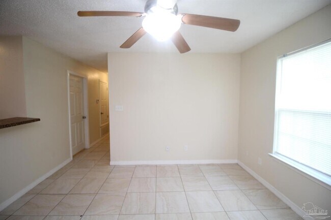 Building Photo - 3417 W Fisher St