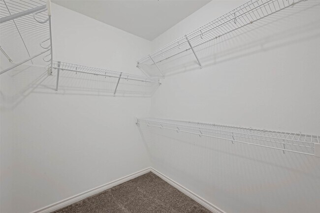 Building Photo - 22610 Deville Dr