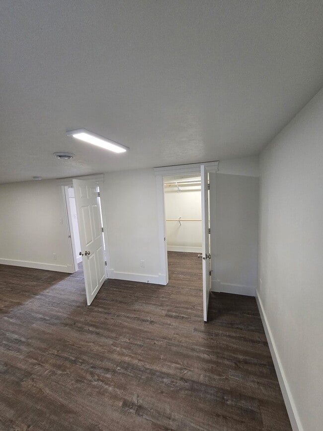 Building Photo - 122 2nd Ave N