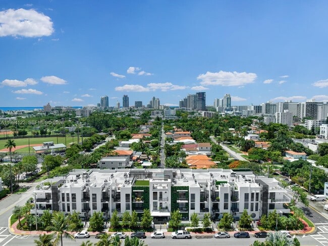 Building Photo - 1030 15th St