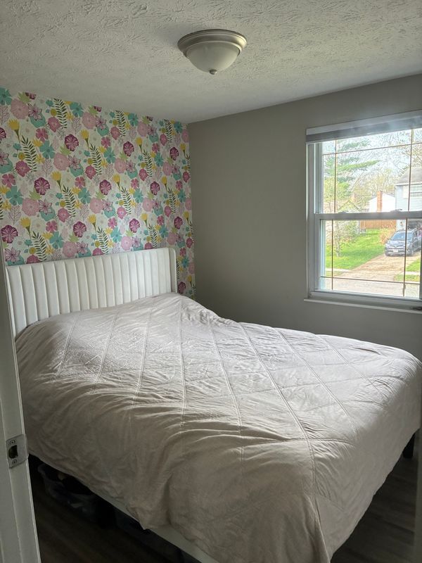 Building Photo - 744 Maplewood Ln