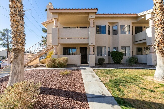 Building Photo - 1005 Sulphur Springs Ln