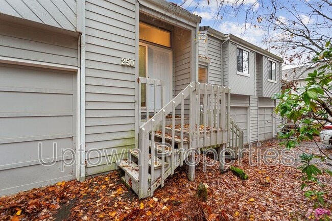 Building Photo - 250 Cervantes Cir