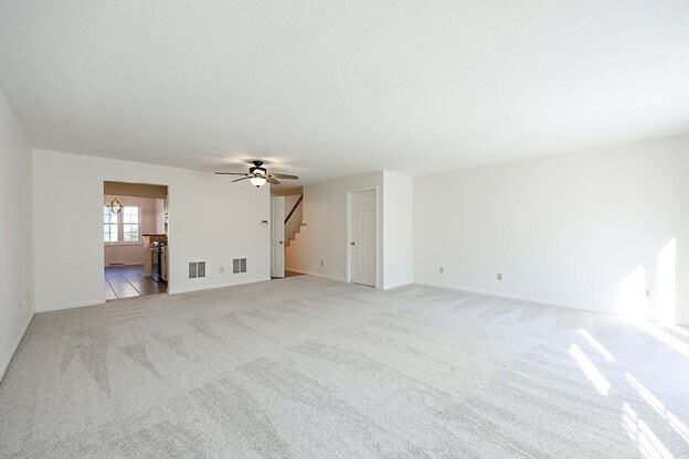 Building Photo - 11 Laurelwood Dr
