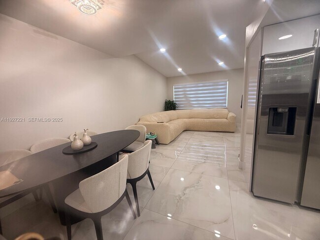 Building Photo - 6864 NW 166th Terrace