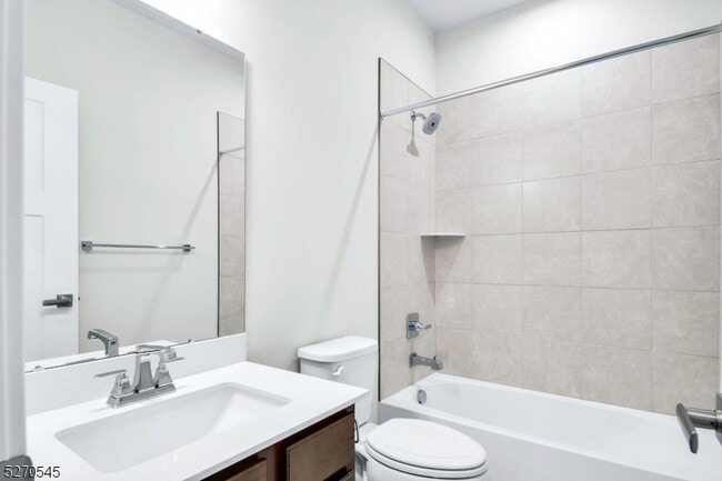 Building Photo - 19 Peckwell St