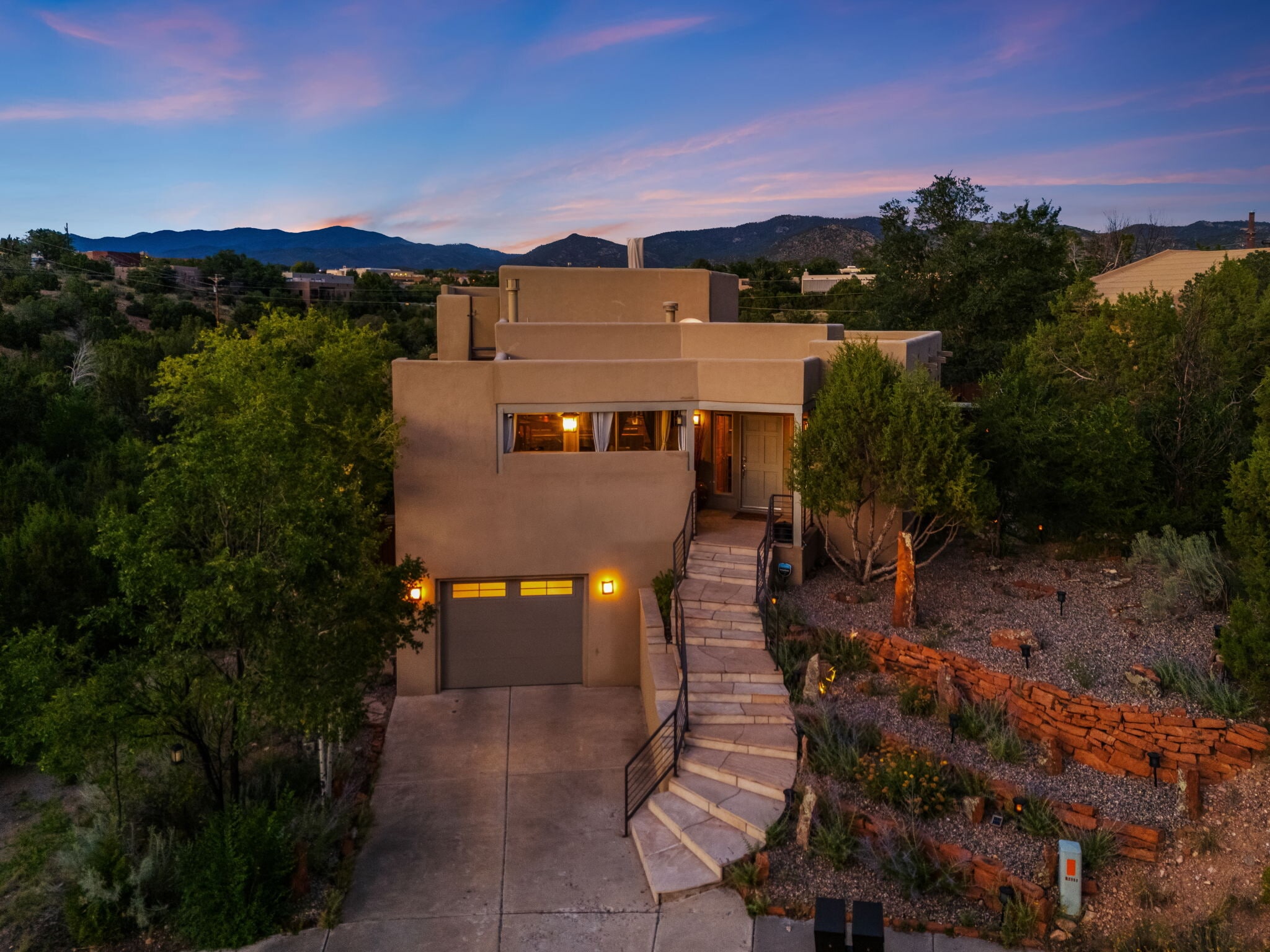 Building Photo - 2132 Ridgeview Cir
