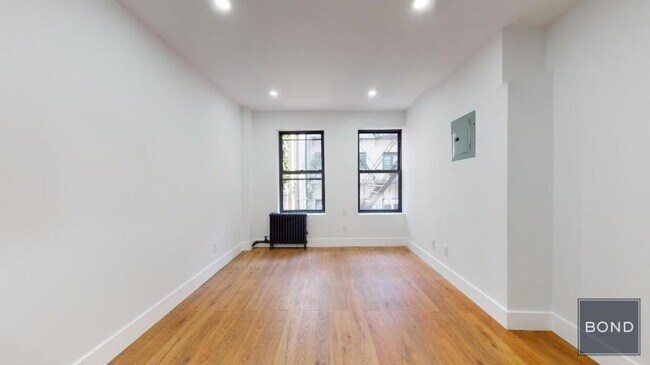 Primary Photo - 0 bedroom in Manhattan NY 10003