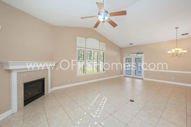 Building Photo - 1558 Venice Ave