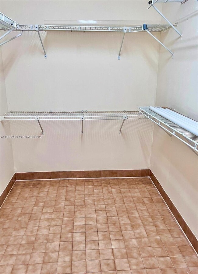 Building Photo - 8431 SW 28th St