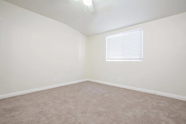 Building Photo - 363 Bard St