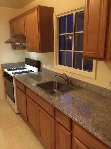 Building Photo - 530 Richmond St