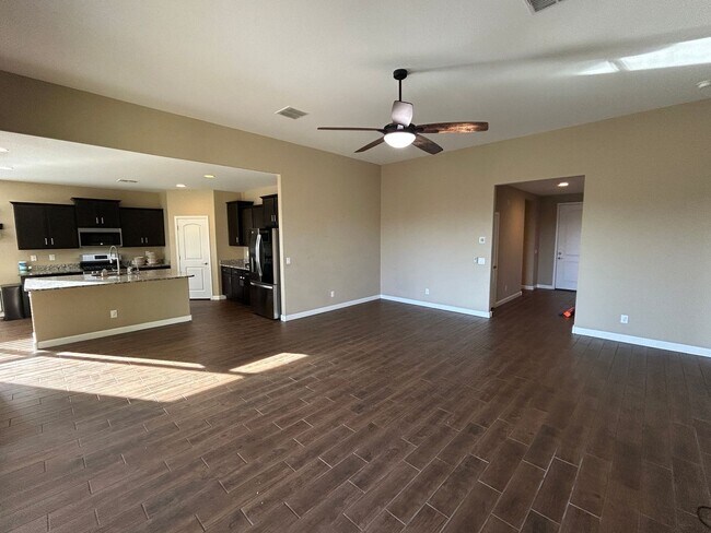 Building Photo - 26105 N 137th Ln