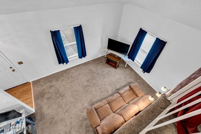 Building Photo - 11 Sutton Dr