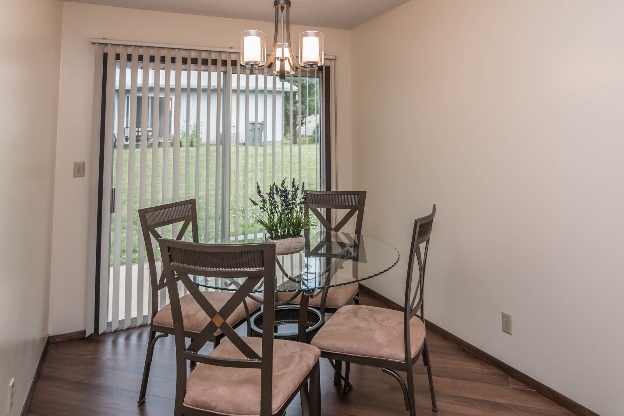 Building Photo - 811 Dondee Dr