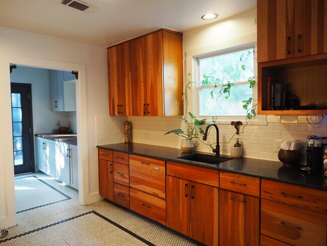 Kitchen - 1402 Eva St