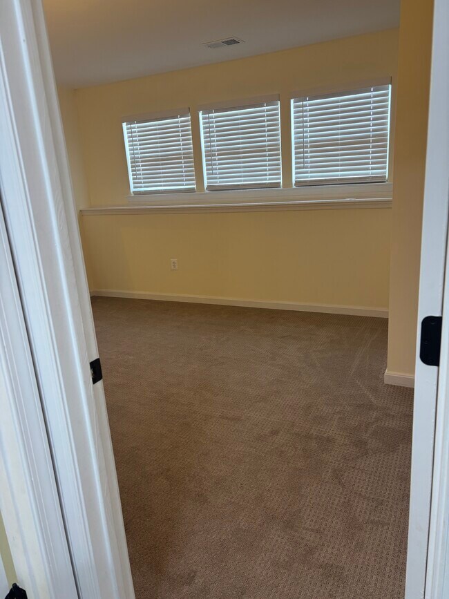 Building Photo - 4150 Crab Apple Ct