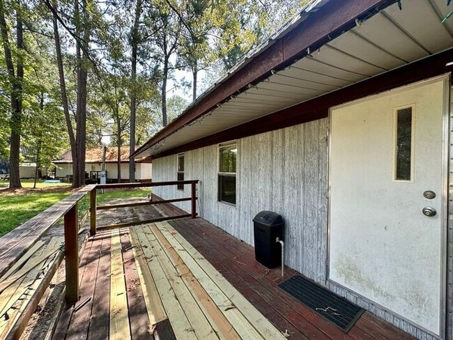 Building Photo - Tour Today! 2 Bed 2 Bath in East Tyler!