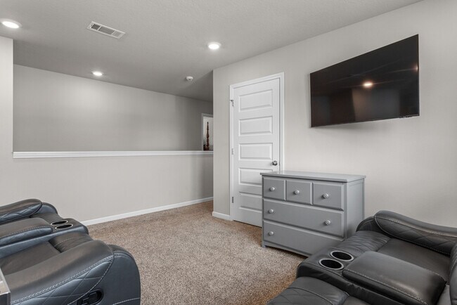 Building Photo - 8588 Palmetto Dr