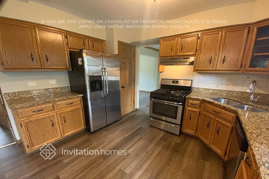 Building Photo - 2517 Leach Dr
