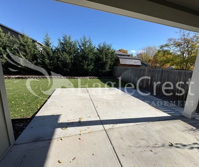 Building Photo - Three Bedroom, Two Bathroom Home in Eastgate