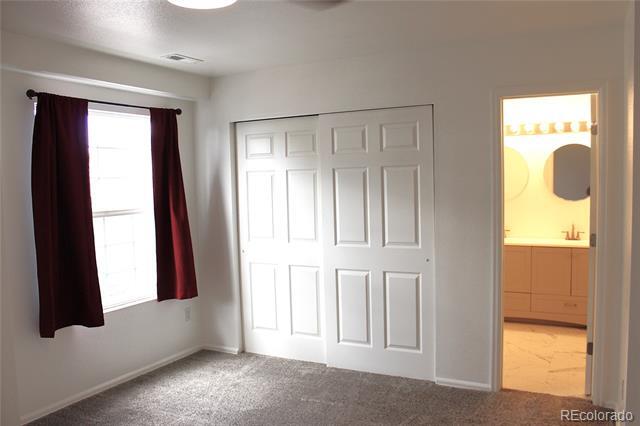Building Photo - 367 Kitfield View
