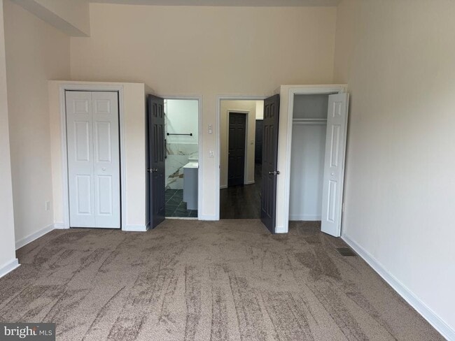 Building Photo - 312 E 25th St