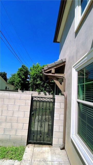 Building Photo - 5921 Alessandro Ave