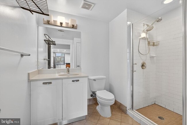 Building Photo - 2451 Midtown Ave