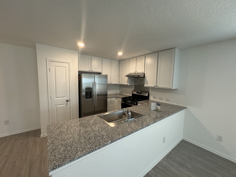Building Photo - 1155 Barbarosa Rd