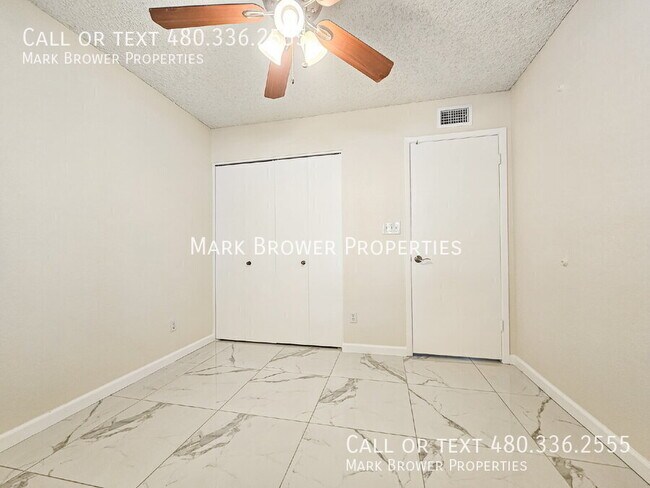 Building Photo - 643 W Medina Ave