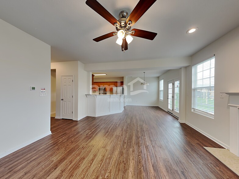 Building Photo - 19327 Fox Chase Dr