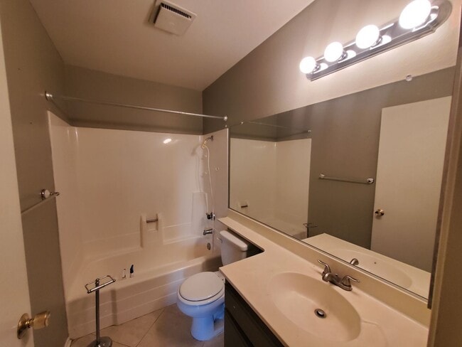 Building Photo - Single Family and Single Story Beautiful H...