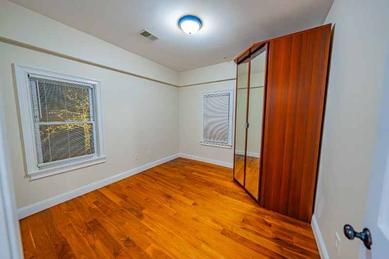 Building Photo - 290 Broadway