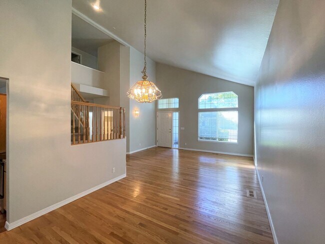 Building Photo - Beautiful 5bd 3ba home on corner lot, Edgeview Estates Sub in Boise