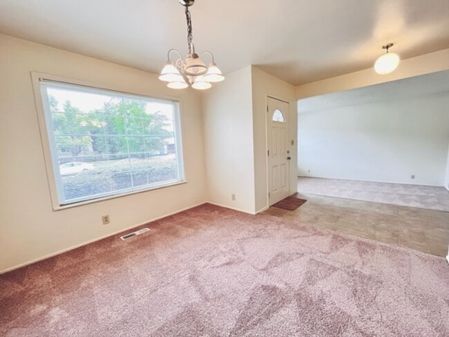 Building Photo - Move-In Ready 4BD/2BA Single Story, Ranch-...