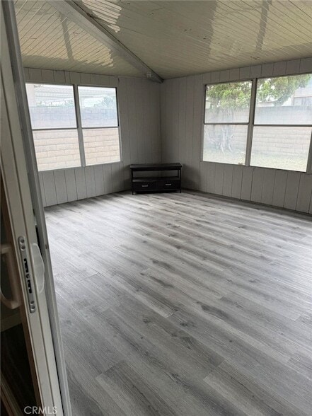 Building Photo - 408 N Flower St