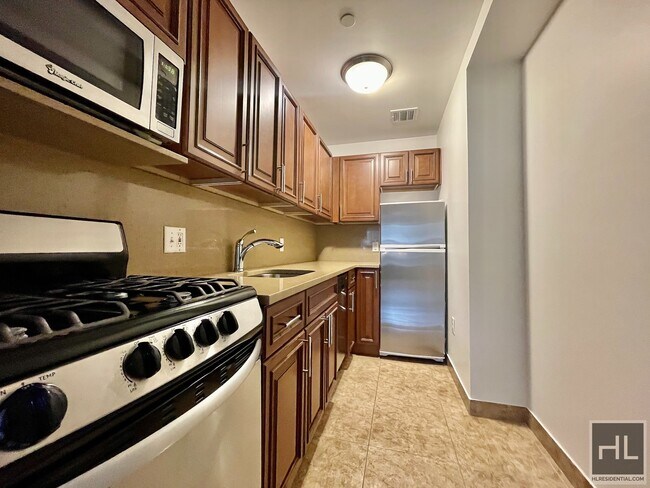 Building Photo - 91 MACON STREET 1A